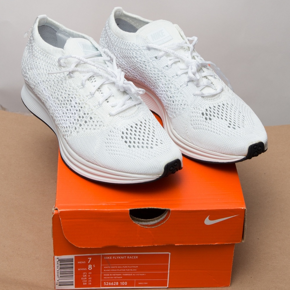 Nike Flyknit Racer White Size 8.5 - Picture 2 of 5